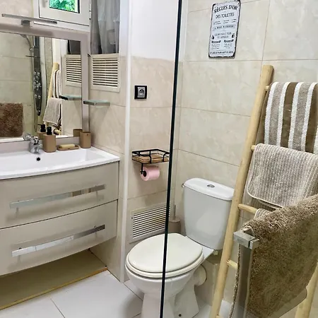 Maison Azurelienne Guest house