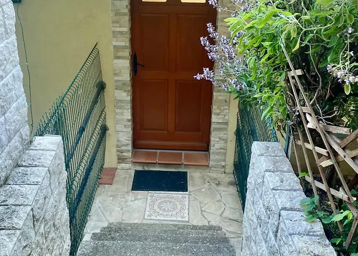 Maison Azurelienne 4* Μεντόν